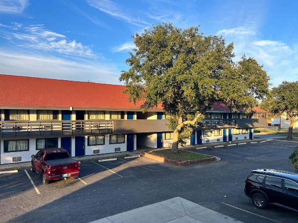 Studio 6 Suites Shreveport, LA Industrial Loop image 6